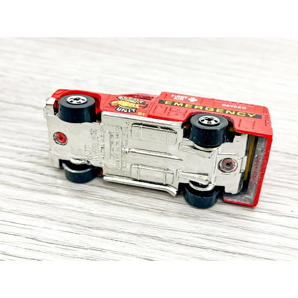 1974 FIRE RANGER TRUCK EMERGENCY 1:64‎ SCALE DIECAST DIORAMA COLLECTOR